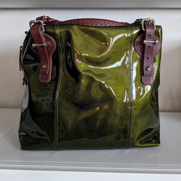 Pauric Sweeney new patent leather overnight bag - Picture 4 of 6